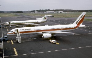 Boeing_757-236_G-BNSF_Air_Europe_Newcastle_Airport