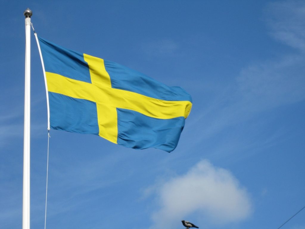 Swedish flag by Matti Mattila in Flag of Sweden on Fotopedia - Images for Humanity grand petit