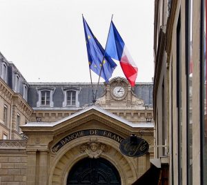 672px-Paris_Banque_de_france_photo_Kathleen Conklin