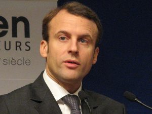 Emmanuel_Macron_Ministre_de_l_economie_de_lindustrie_et_du_numerique_at_Bercy_for_Global_Entrepreneurship_Week_(7eme_CAE_conference_annuelle_des_entrepreneurs)