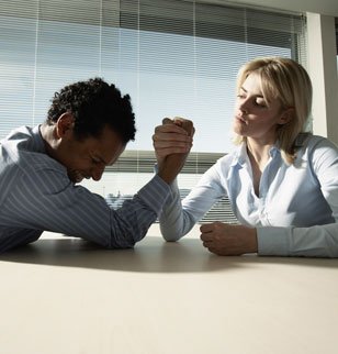 L’écart hommes/femmes se maintient pour les salaires