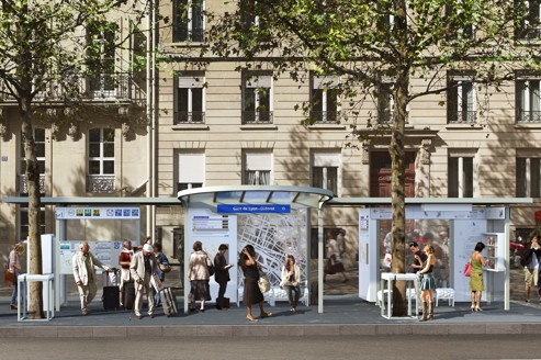 Un arrêt de bus multiservices mis à l’essai à Paris