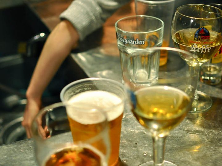 Alcools: pourquoi le gouvernement ne taxe-t-il que la bière ?