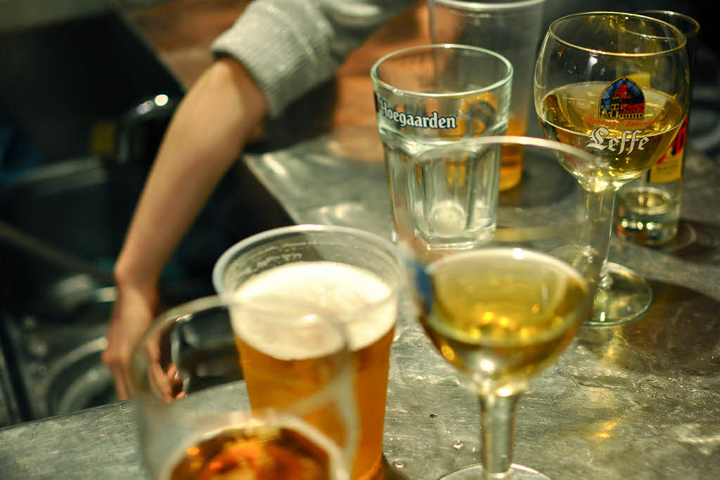Alcools: pourquoi le gouvernement ne taxe-t-il que la bière ?