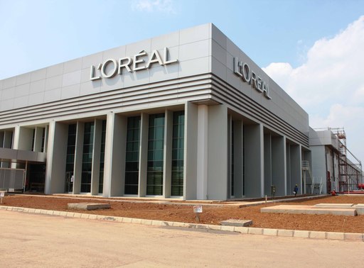 L’Oréal : une usine géante pour submerger l’Asie de produits