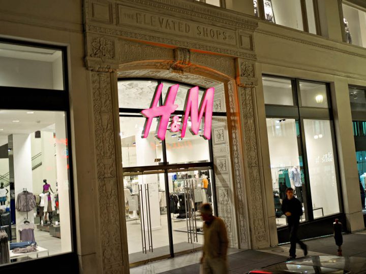 Recyclage : collecte de vêtements dans les magasins H&M