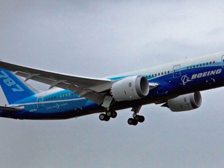 Boeing embauche face aux problèmes de production du 787 Dreamliner