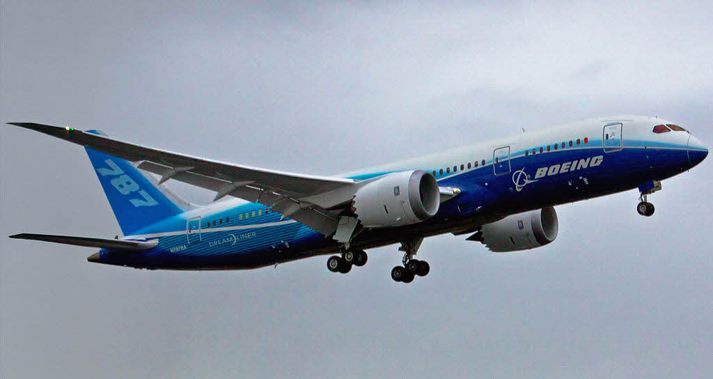 Boeing embauche face aux problèmes de production du 787 Dreamliner