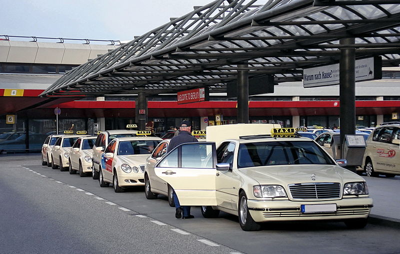 Contre Uber, les taxis estiment que leur « survie est en jeu »