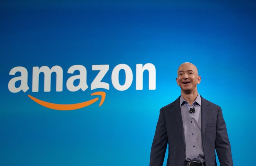 Jeff Bezos, le patron d’Amazon sur le toit de l’Olympe