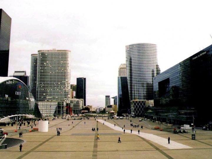 Plusieurs entreprises de La Defense testent depuis 6 mois des horaires décalés