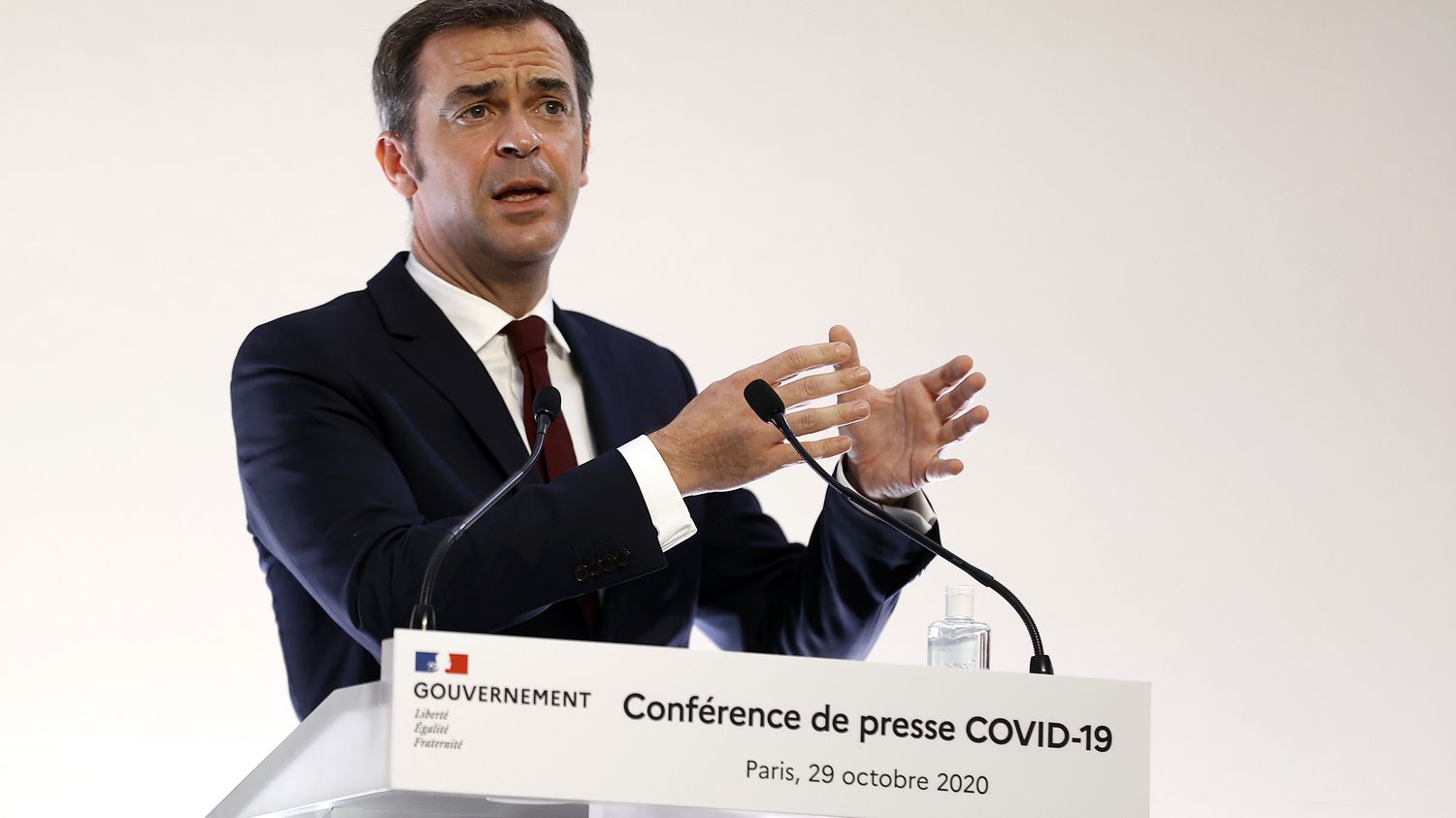 La France affiche un nombre record de nouveaux cas de virus, Olivier Véran met en garde contre la « violente » deuxième vague