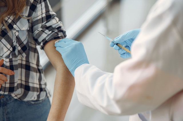 Le vaccin Moderna approuvé par l’UE en tant que booster, une semaine après que la France l’ait arrêté