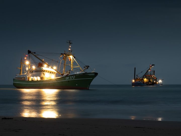 Conflit de pêche : la France menace de couper l’approvisionnement en énergie du Royaume-Uni et de Jersey