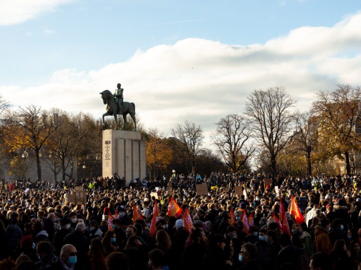 Les étudiants participent aux manifestations en France pour protester contre les réformes d’Emmanuel Macron