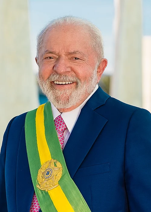 Au Brésil, Lula déjoue les pronostics mais devra répondre aux urgences économiques et sociales