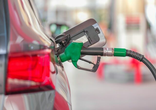 Carburants : la baisse de 18 centimes par litre de gazole ne dissipe pas les inquiétudes